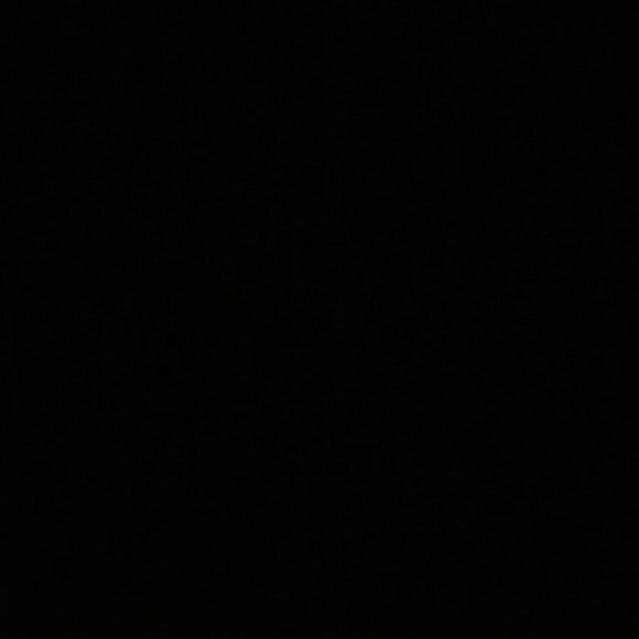 Meet your Posher, Amber - Picture 1 of 1